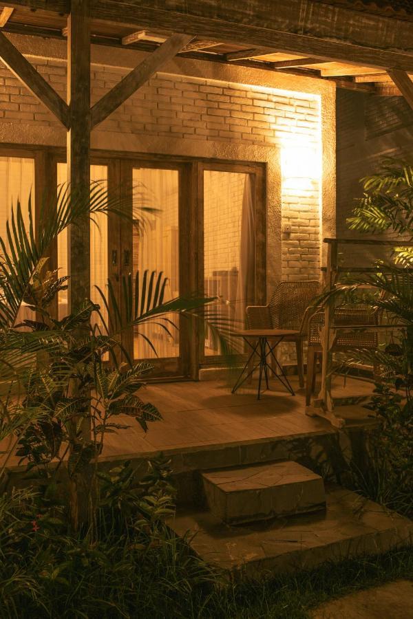 Uluwatu Cari Surf Camp & Studio'S מראה חיצוני תמונה